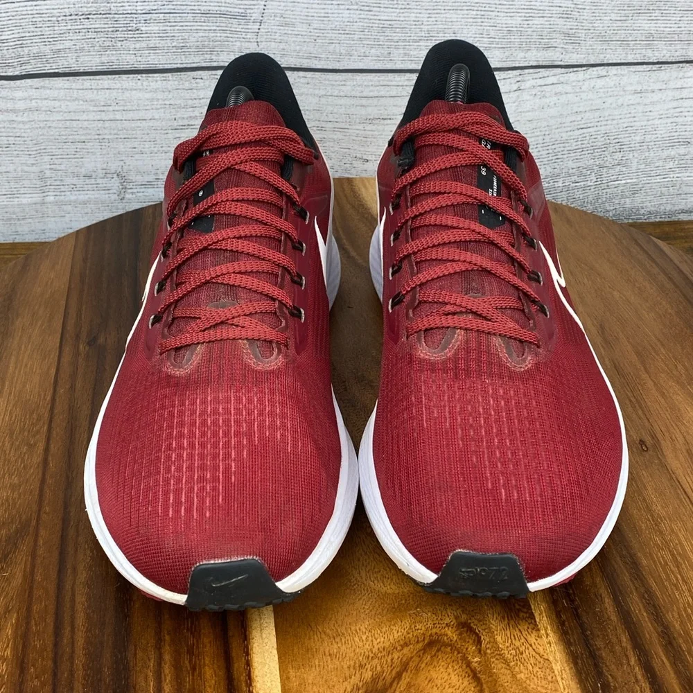 Nike Air Zoom Pegasus 39 Arkansas Razorbacks Shoe DR1989-600 Men’s Size 9.5